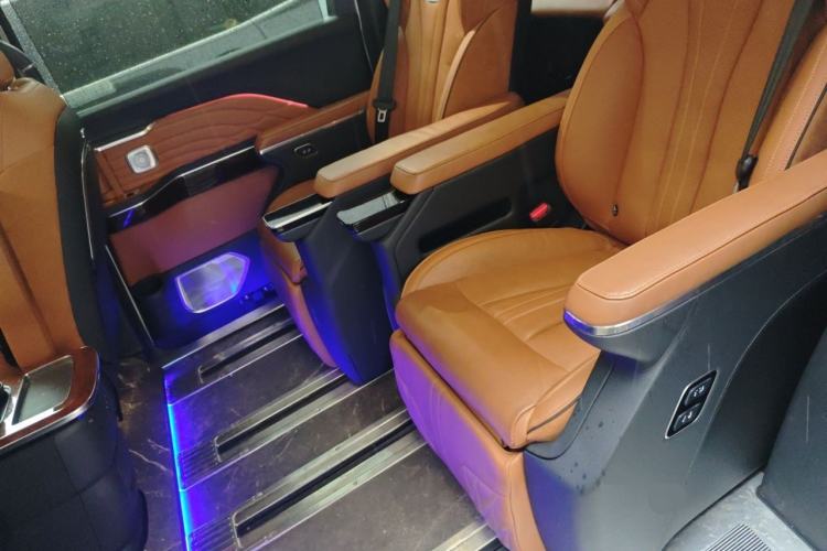 Used Hongqi HQ9 2023 2.0T Smart Connect Flagship Edition Left Rear Seat
