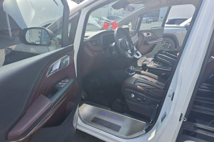 Used Hongqi HQ9 2023 2.0T Smart Connect Flagship Edition Driver Seat