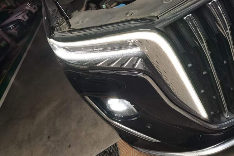 Used Hongqi HQ9 2023 2.0T Smart Connect Flagship Edition Right Front Headlight