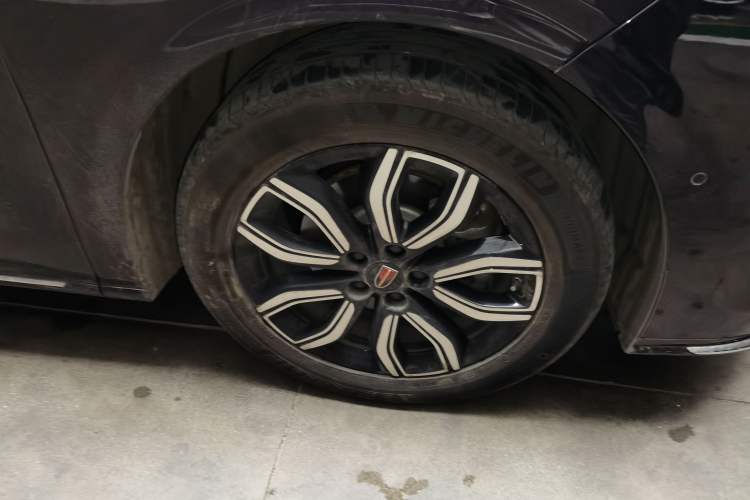 Used Hongqi HQ9 2023 2.0T Smart Connect Flagship Edition Right Front Wheel Hub