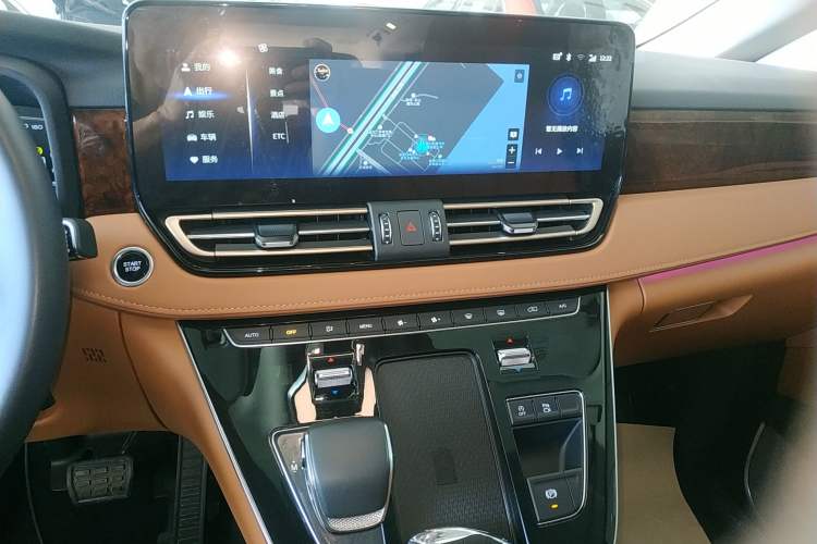 Used Hongqi HQ9 2023 2.0T Smart Connect Flagship Edition Audio And AC Panel