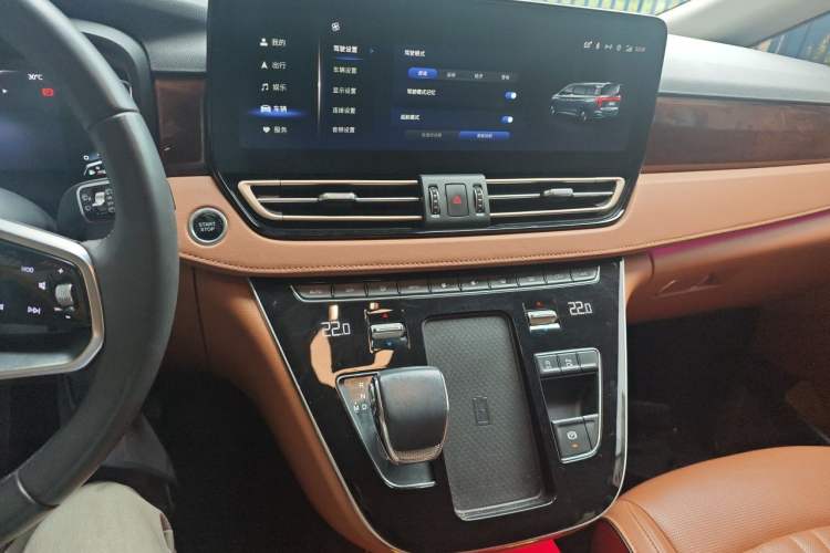 Used Hongqi HQ9 2023 2.0T Smart Connect Flagship Edition Audio And AC Panel