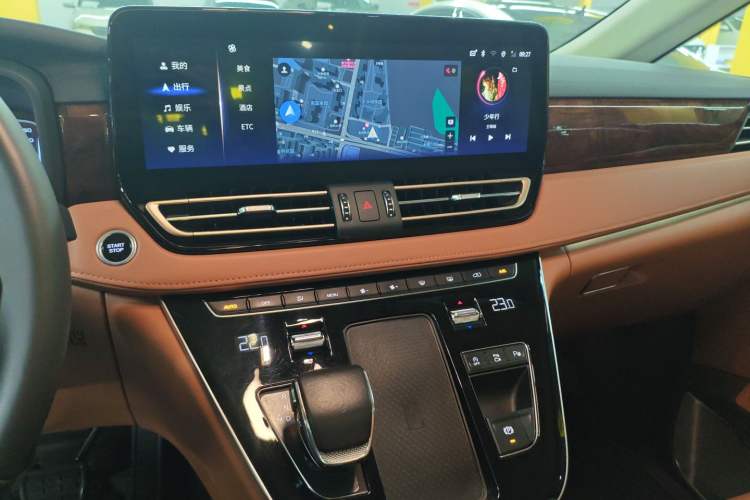 Used Hongqi HQ9 2023 2.0T Smart Connect Flagship Edition Audio And AC Panel