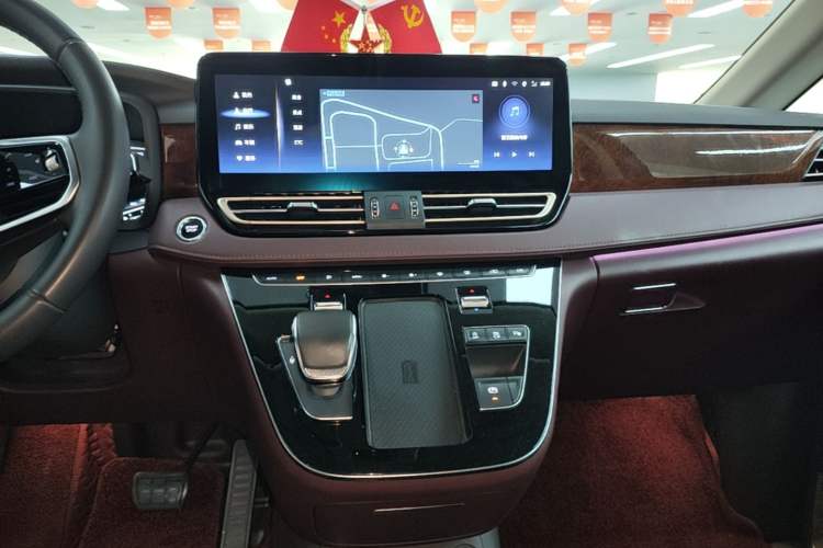 Used Hongqi HQ9 2023 2.0T Smart Connect Flagship Edition Audio And AC Panel