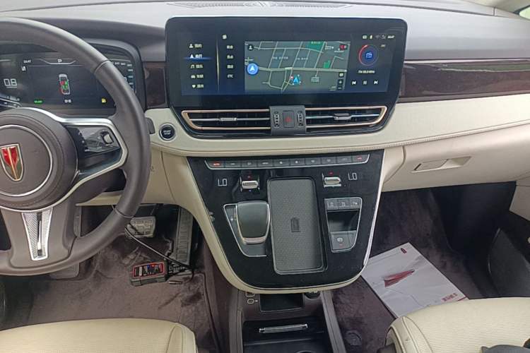 Used Hongqi HQ9 2023 2.0T Smart Connect Flagship Edition Audio And AC Panel