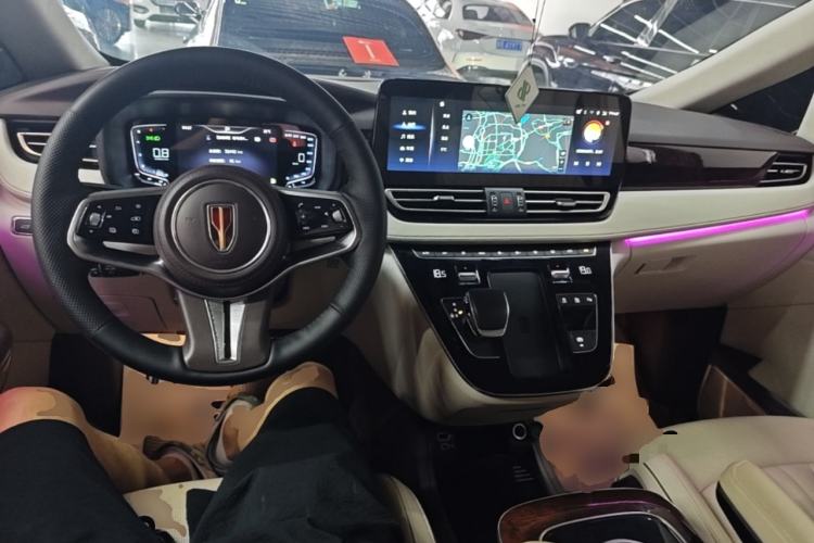 Used Hongqi HQ9 2023 2.0T Smart Connect Flagship Edition Center Console