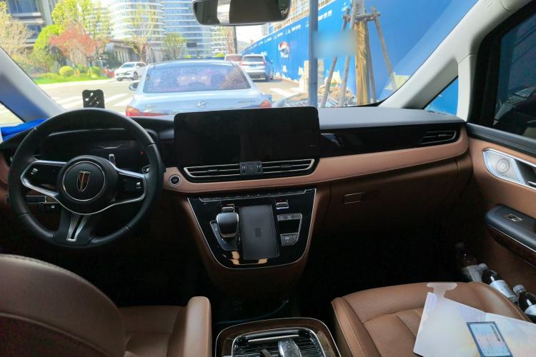 Used Hongqi HQ9 2023 2.0T Smart Connect Flagship Edition Center Console