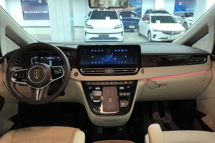 Used Hongqi HQ9 2023 2.0T Smart Connect Flagship Edition Center Console