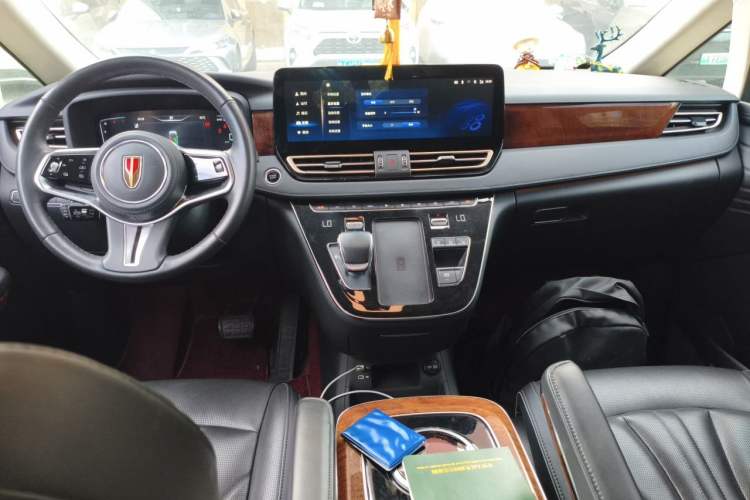 Used Hongqi HQ9 2023 2.0T Smart Connect Flagship Edition Center Console