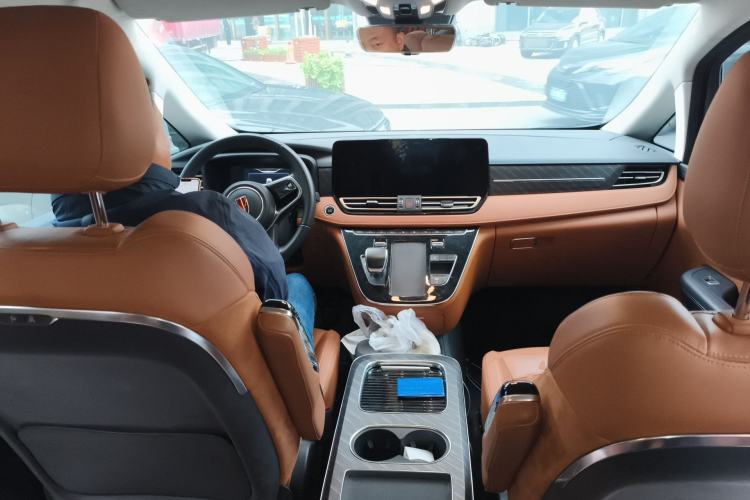 Used Hongqi HQ9 2023 2.0T Smart Connect Flagship Edition Center Console