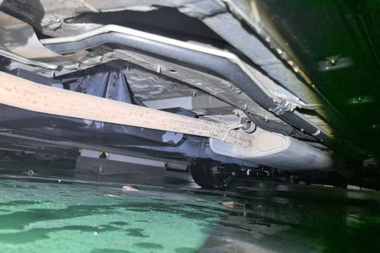 Used Hongqi HQ9 2023 2.0T Smart Connect Flagship Edition Chassis Front Left