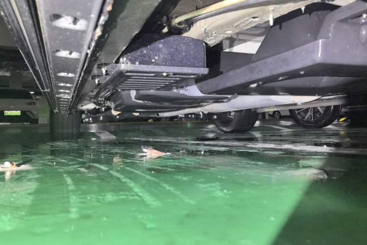 Used Hongqi HQ9 2023 2.0T Smart Connect Flagship Edition Chassis Front Right