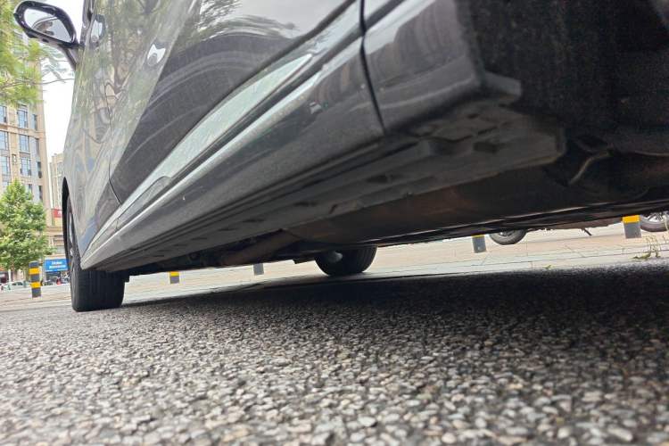 Used Hongqi HQ9 2023 2.0T Smart Connect Flagship Edition Chassis Rear Left