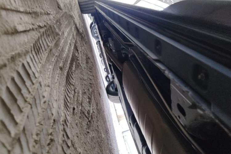 Used Hongqi HQ9 2023 2.0T Smart Connect Flagship Edition Chassis Rear Left