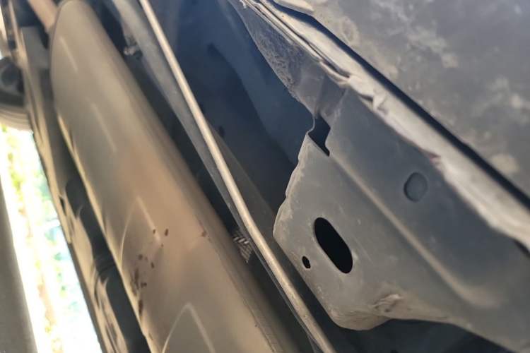 Used Hongqi HQ9 2023 2.0T Smart Connect Flagship Edition Chassis Rear Left