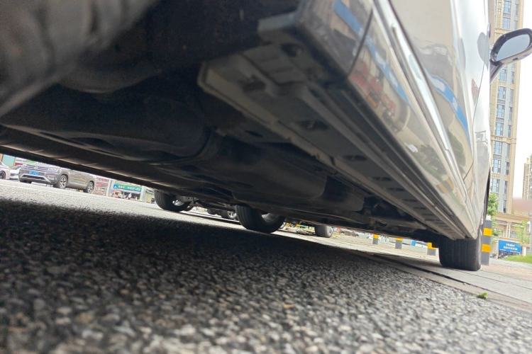 Used Hongqi HQ9 2023 2.0T Smart Connect Flagship Edition Chassis Rear Right