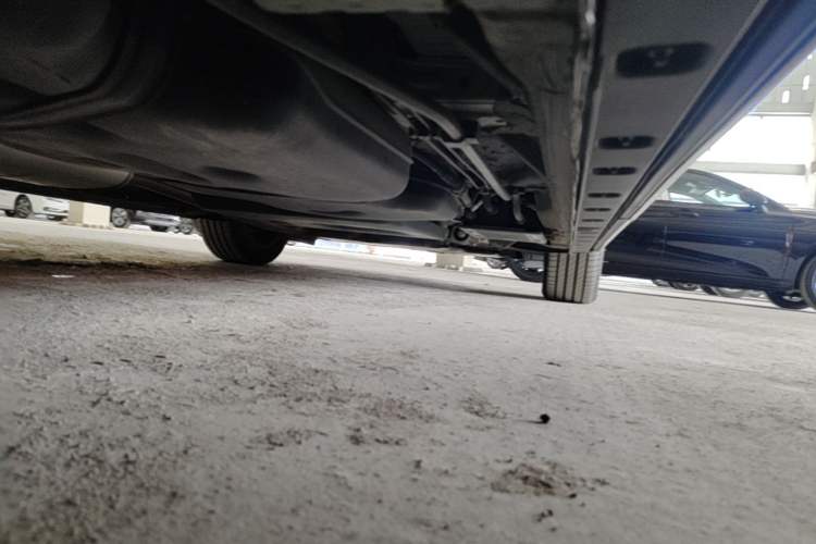 Used Hongqi HQ9 2023 2.0T Smart Connect Flagship Edition Chassis Rear Right