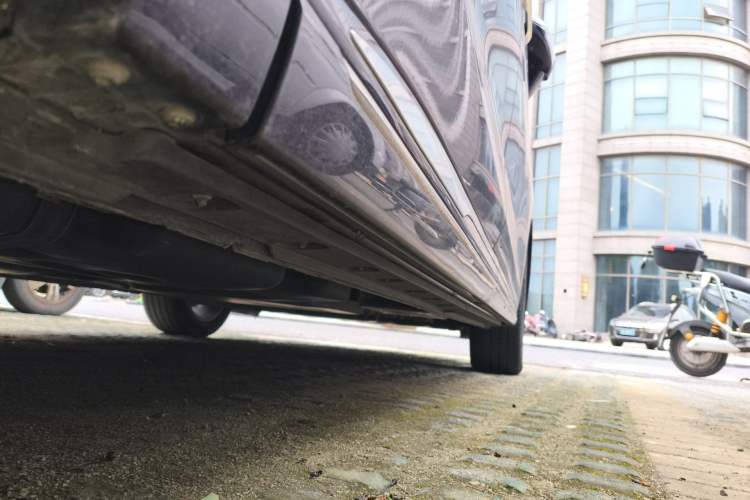 Used Hongqi HQ9 2023 2.0T Smart Connect Flagship Edition Chassis Rear Right