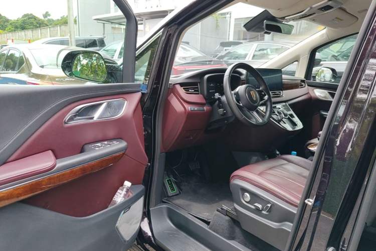 Used Hongqi HQ9 2023 2.0T Smart Connect Flagship Edition Driver Seat