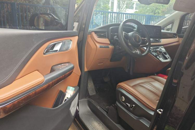 Used Hongqi HQ9 2023 2.0T Smart Connect Flagship Edition Driver Seat