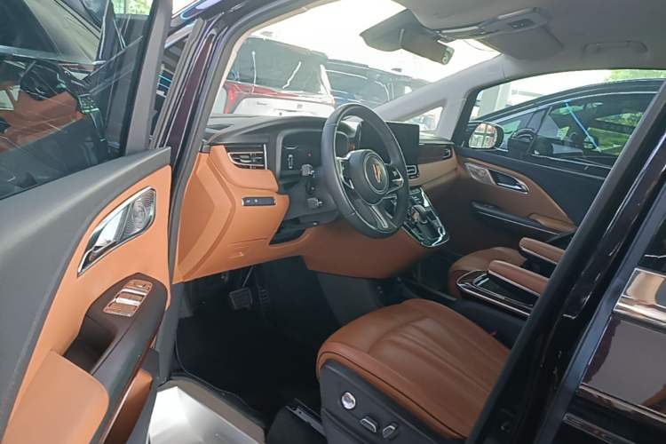 Used Hongqi HQ9 2023 2.0T Smart Connect Flagship Edition Driver Seat