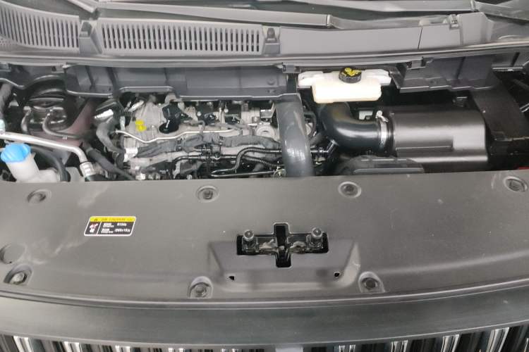 Used Hongqi HQ9 2023 2.0T Smart Connect Flagship Edition Engine Bay