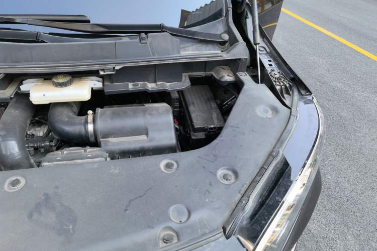 Used Hongqi HQ9 2023 2.0T Smart Connect Flagship Edition Engine Bay Left