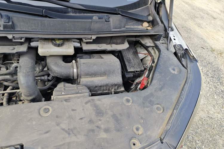 Used Hongqi HQ9 2023 2.0T Smart Connect Flagship Edition Engine Bay Left