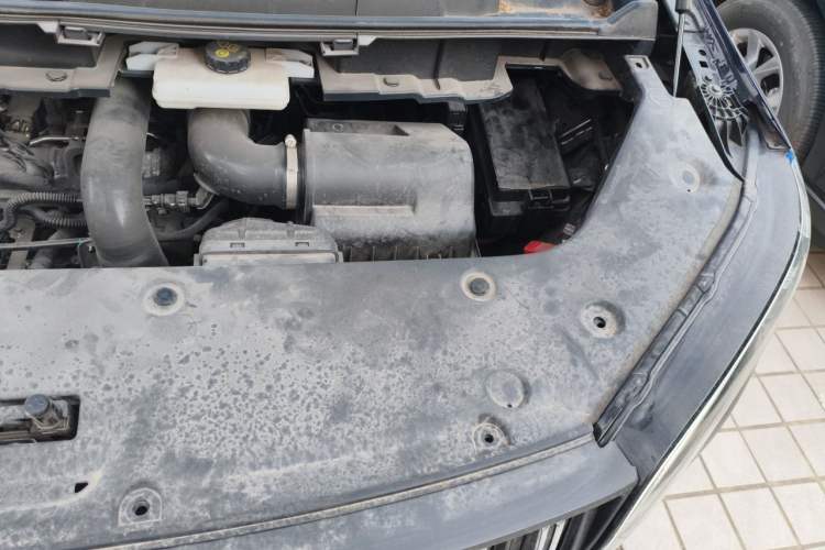 Used Hongqi HQ9 2023 2.0T Smart Connect Flagship Edition Engine Bay Left