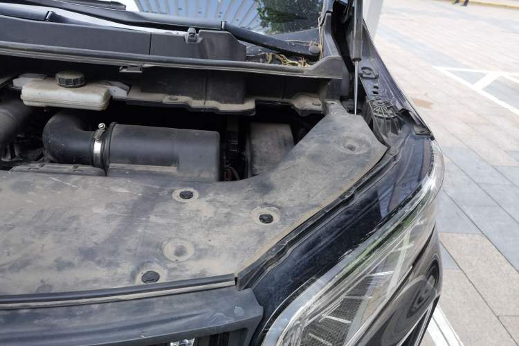 Used Hongqi HQ9 2023 2.0T Smart Connect Flagship Edition Engine Bay Left