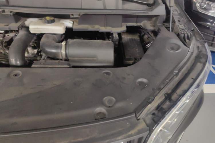 Used Hongqi HQ9 2023 2.0T Smart Connect Flagship Edition Engine Bay Left