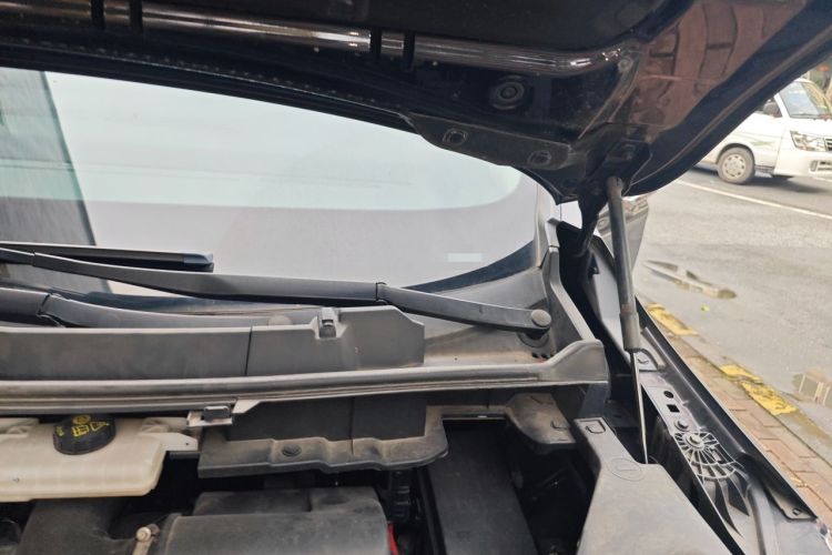 Used Hongqi HQ9 2023 2.0T Smart Connect Flagship Edition Engine Bay Left