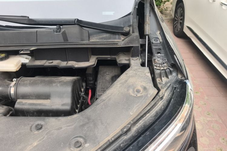 Used Hongqi HQ9 2023 2.0T Smart Connect Flagship Edition Engine Bay Left