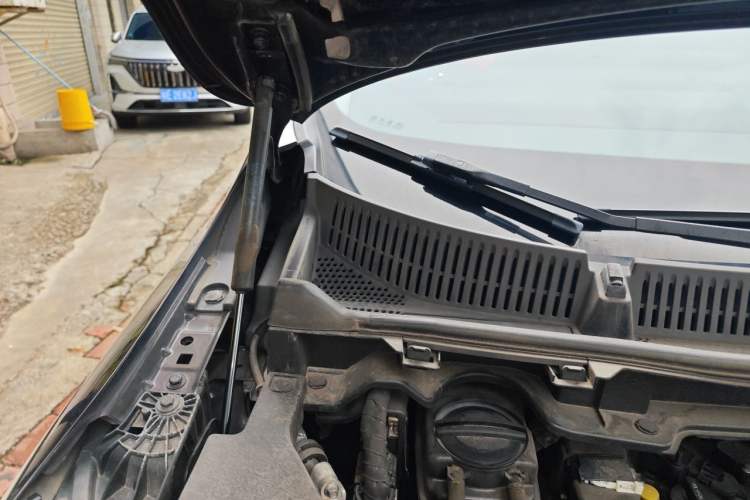 Used Hongqi HQ9 2023 2.0T Smart Connect Flagship Edition Engine Bay Right