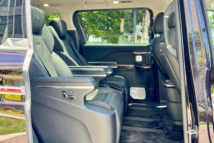 Used Hongqi HQ9 2023 2.0T Smart Connect Flagship Edition Exterior 6