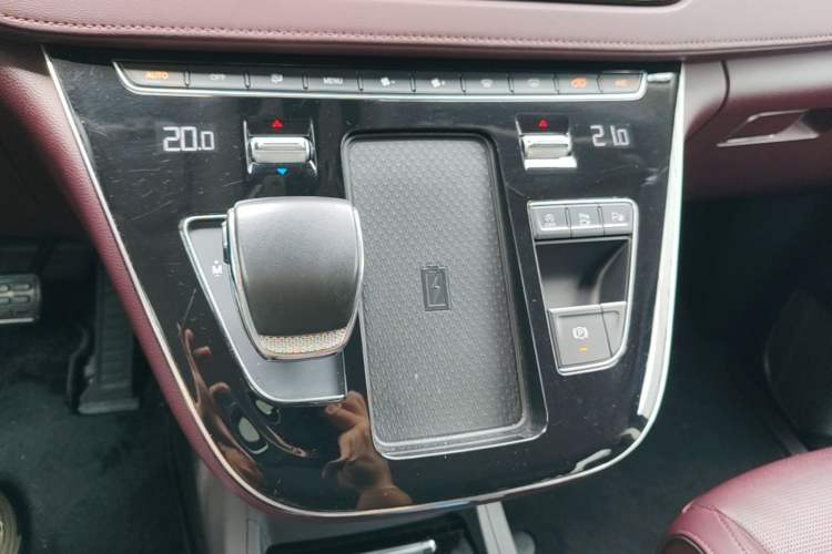 Used Hongqi HQ9 2023 2.0T Smart Connect Flagship Edition Gear Lever