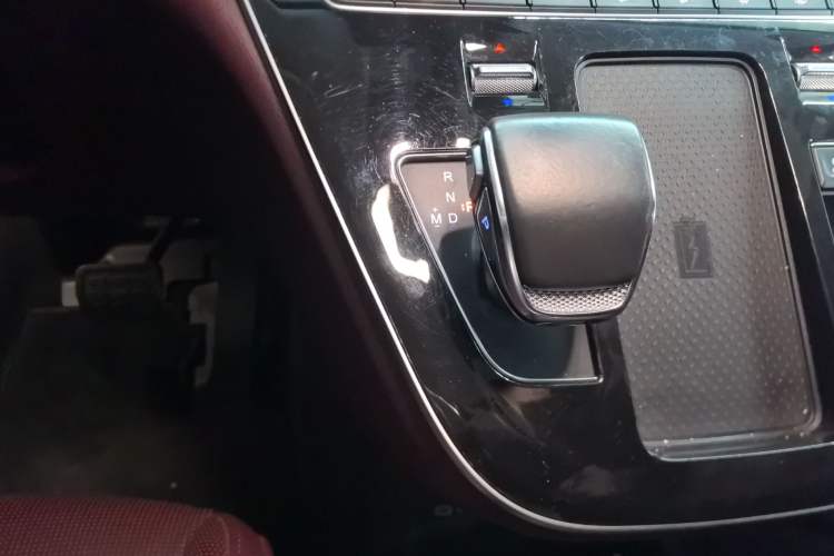 Used Hongqi HQ9 2023 2.0T Smart Connect Flagship Edition Gear Lever