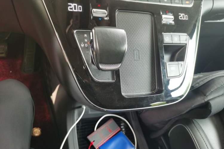 Used Hongqi HQ9 2023 2.0T Smart Connect Flagship Edition Gear Lever
