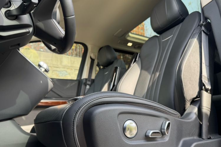 Used Hongqi HQ9 2023 2.0T Smart Connect Flagship Edition Interior 1