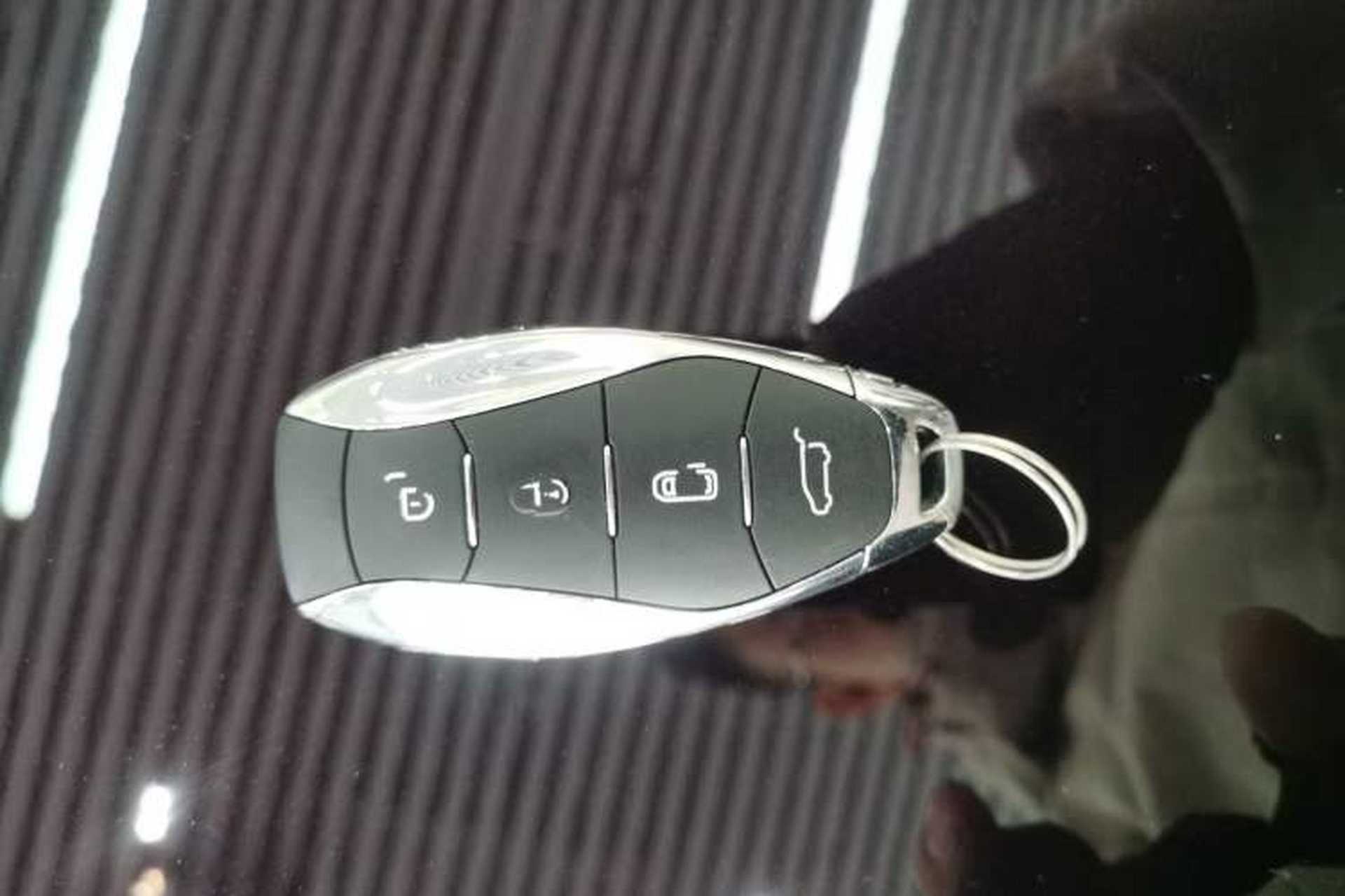 Used Hongqi HQ9 2023 2.0T Smart Connect Flagship Edition Interior 1
