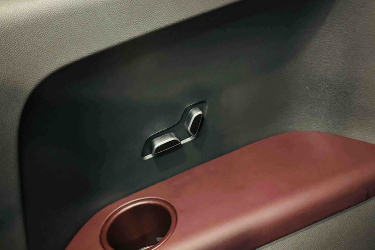 Used Hongqi HQ9 2023 2.0T Smart Connect Flagship Edition Interior 1