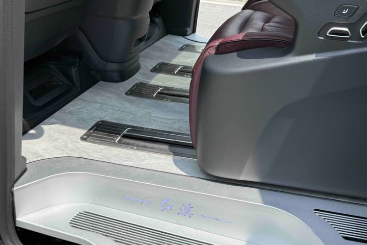 Used Hongqi HQ9 2023 2.0T Smart Connect Flagship Edition Interior 11