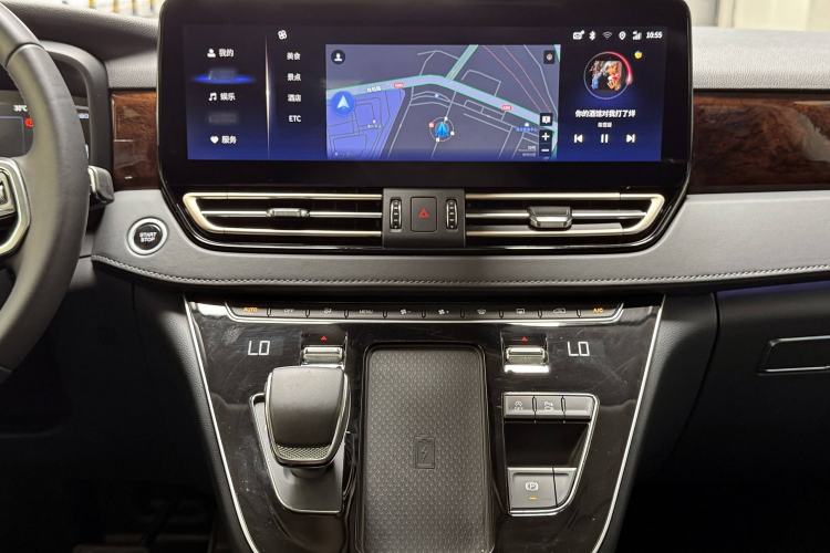 Used Hongqi HQ9 2023 2.0T Smart Connect Flagship Edition Interior 3