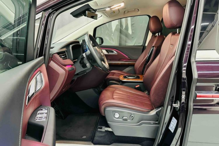 Used Hongqi HQ9 2023 2.0T Smart Connect Flagship Edition Interior 3