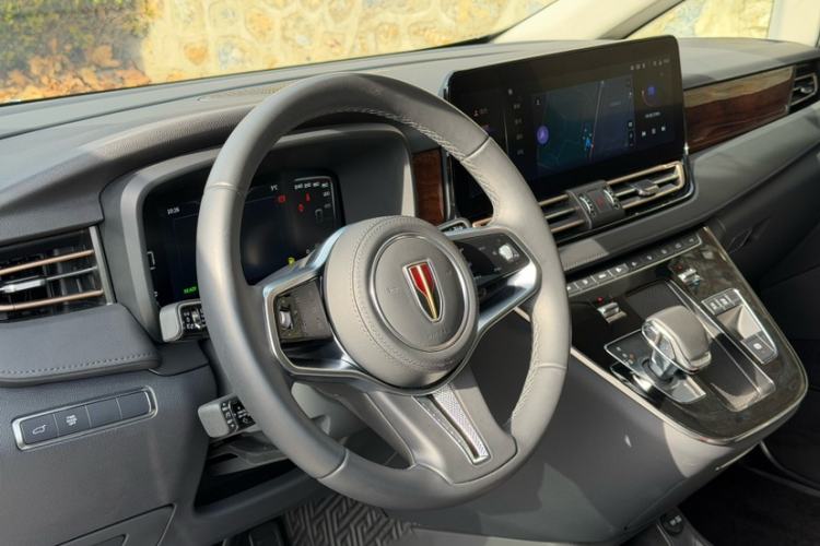 Used Hongqi HQ9 2023 2.0T Smart Connect Flagship Edition Interior 4