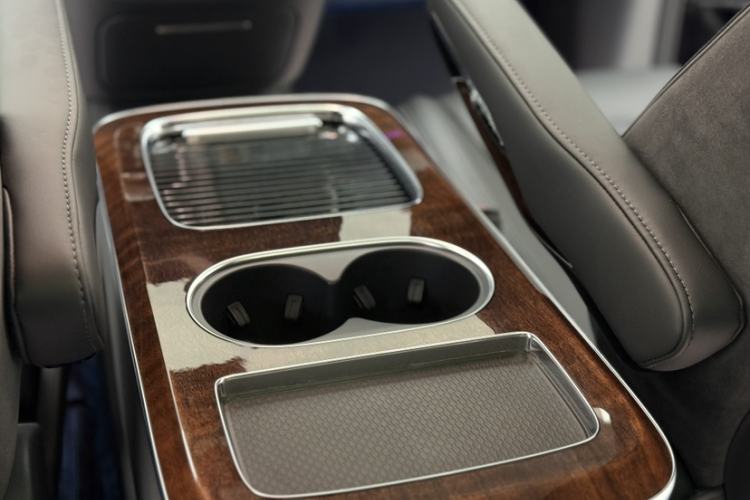 Used Hongqi HQ9 2023 2.0T Smart Connect Flagship Edition Interior 4