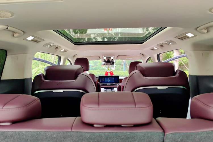 Used Hongqi HQ9 2023 2.0T Smart Connect Flagship Edition Interior 4