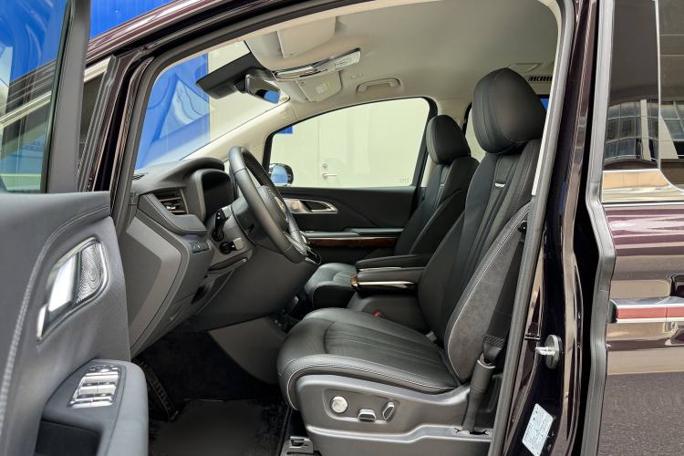 Used Hongqi HQ9 2023 2.0T Smart Connect Flagship Edition Interior 4