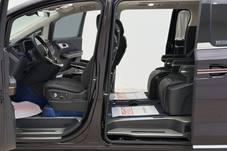Used Hongqi HQ9 2023 2.0T Smart Connect Flagship Edition Interior 6