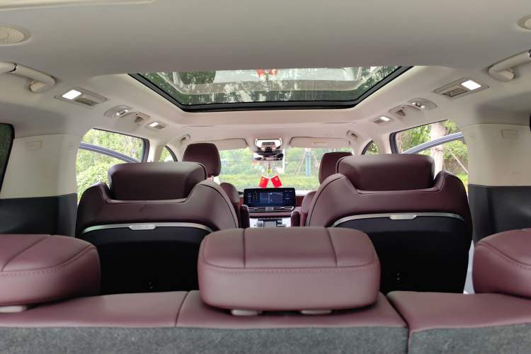 Used Hongqi HQ9 2023 2.0T Smart Connect Flagship Edition Interior 6